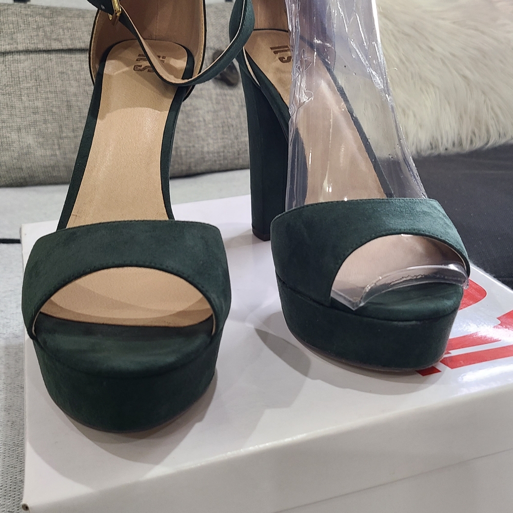 Stylish Green Platform Heels